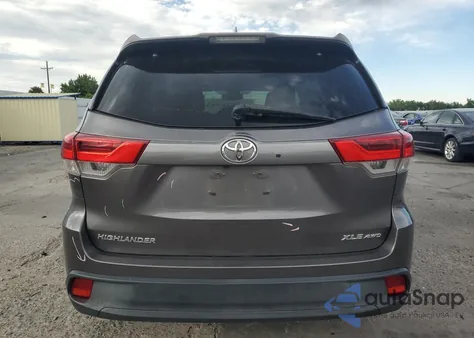 2018 Toyota Highlander Se из США, поврежденный, VIN 5TDJZRFH8JS538021